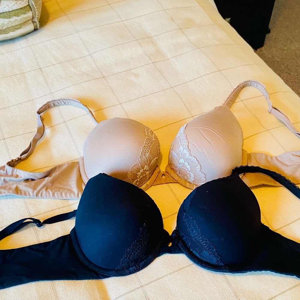 Two Victoria’s Secret 34B push up bras.  Selling them as a pair!